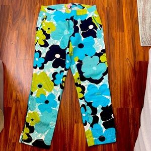 Lilly Pulitzer cropped pants size 6. EUC